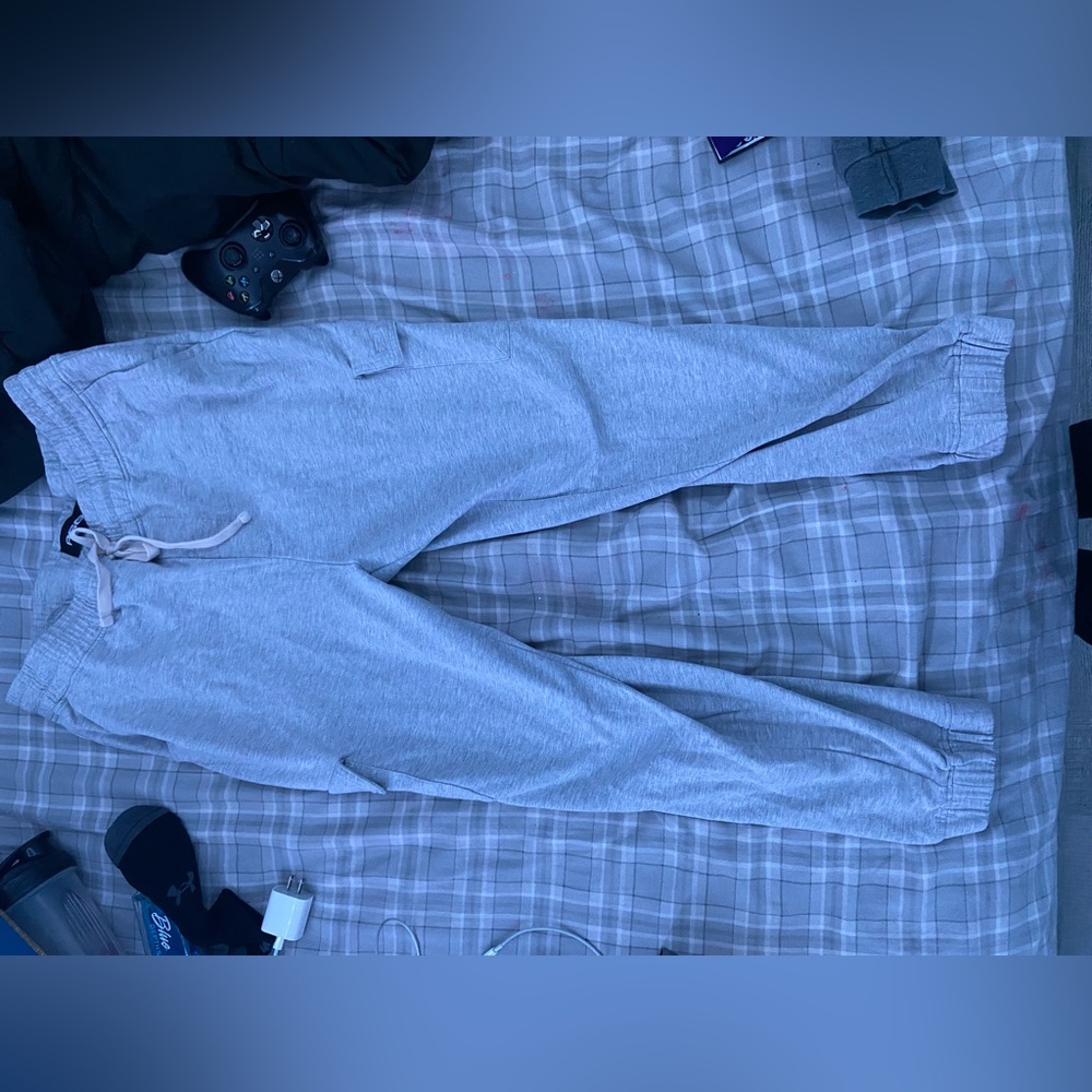 grey sweatpants